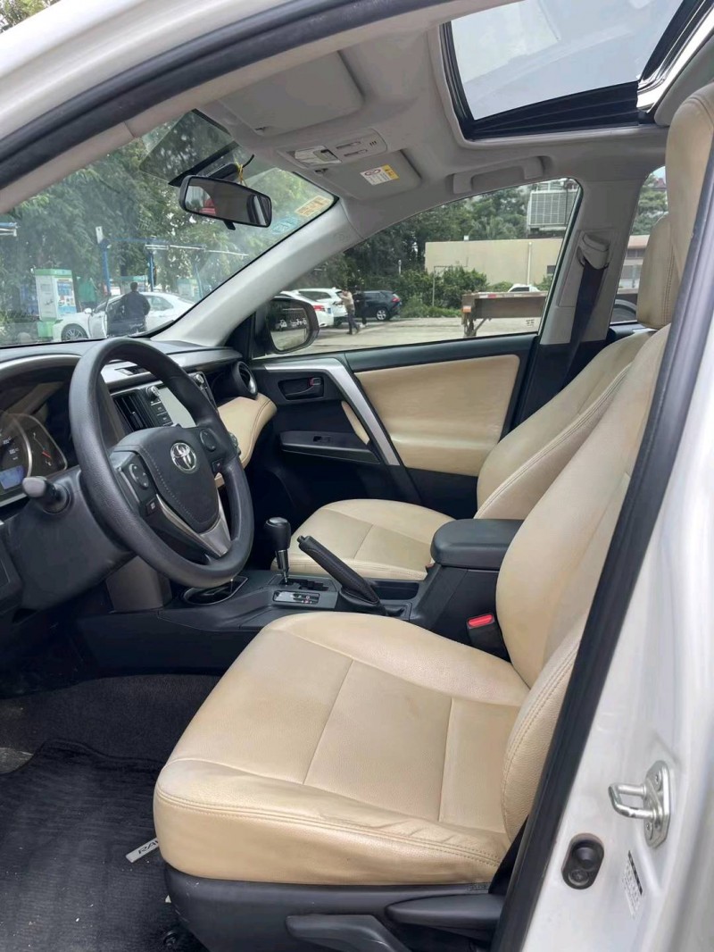 广州18年丰田RAV4荣放6