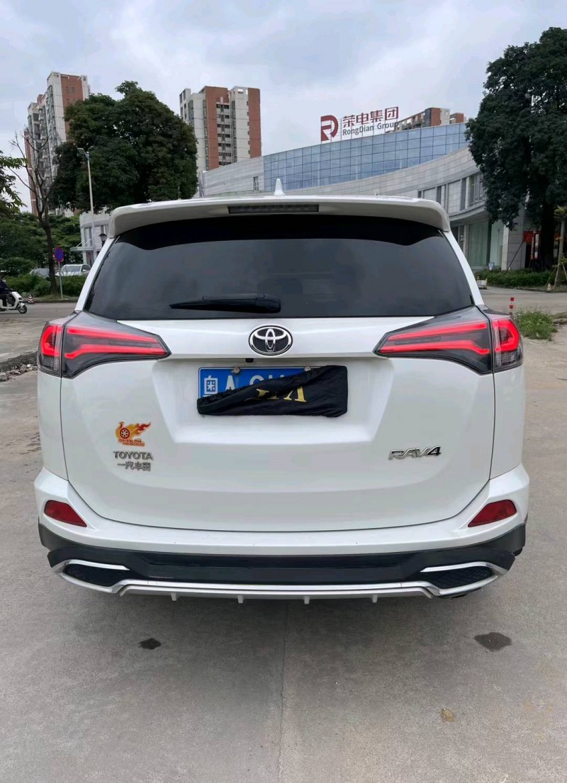 广州18年丰田RAV4荣放9