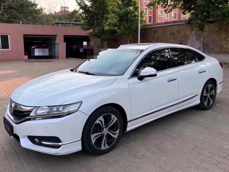 青岛16年本田思铂睿2