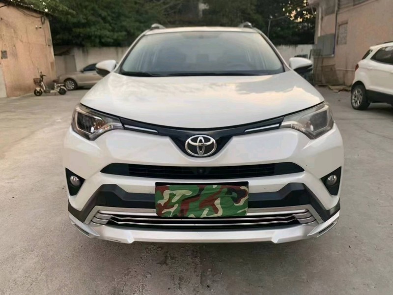 广州17年丰田RAV41