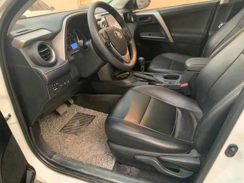 广州17年丰田RAV45