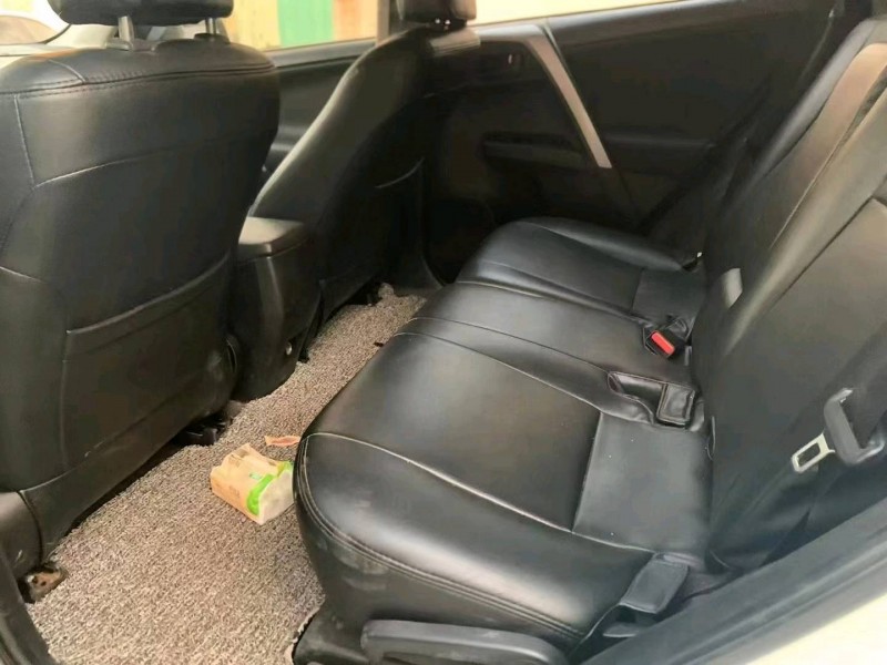 广州17年丰田RAV46