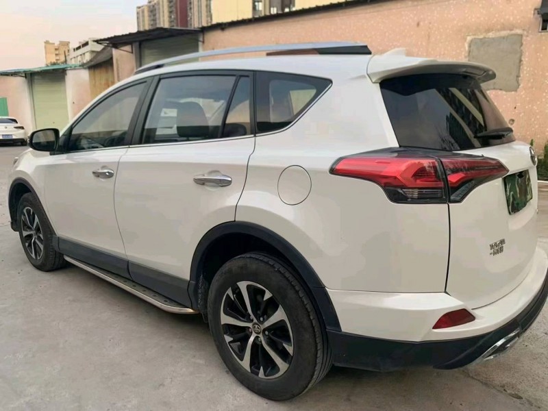 广州17年丰田RAV49