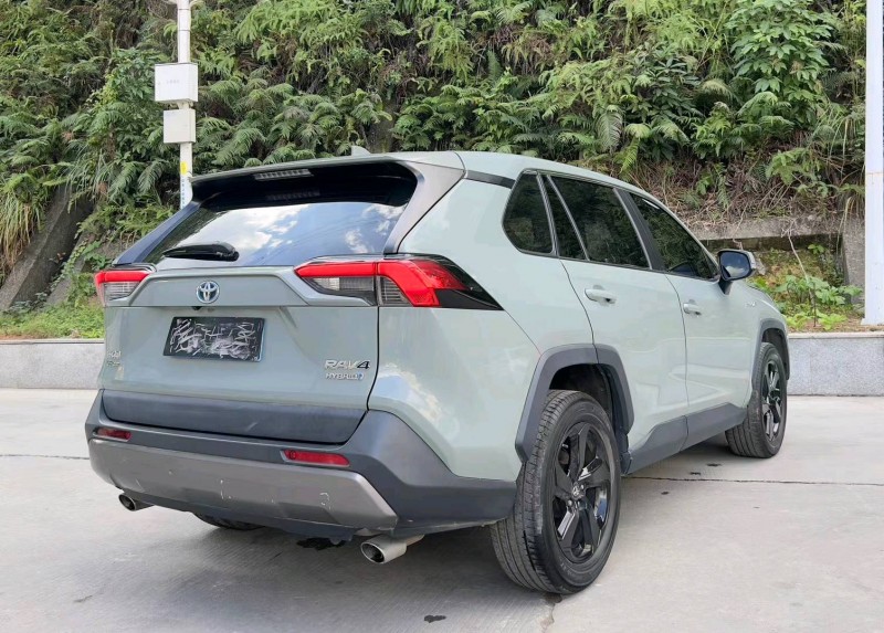 广州20年丰田RAV4荣放8