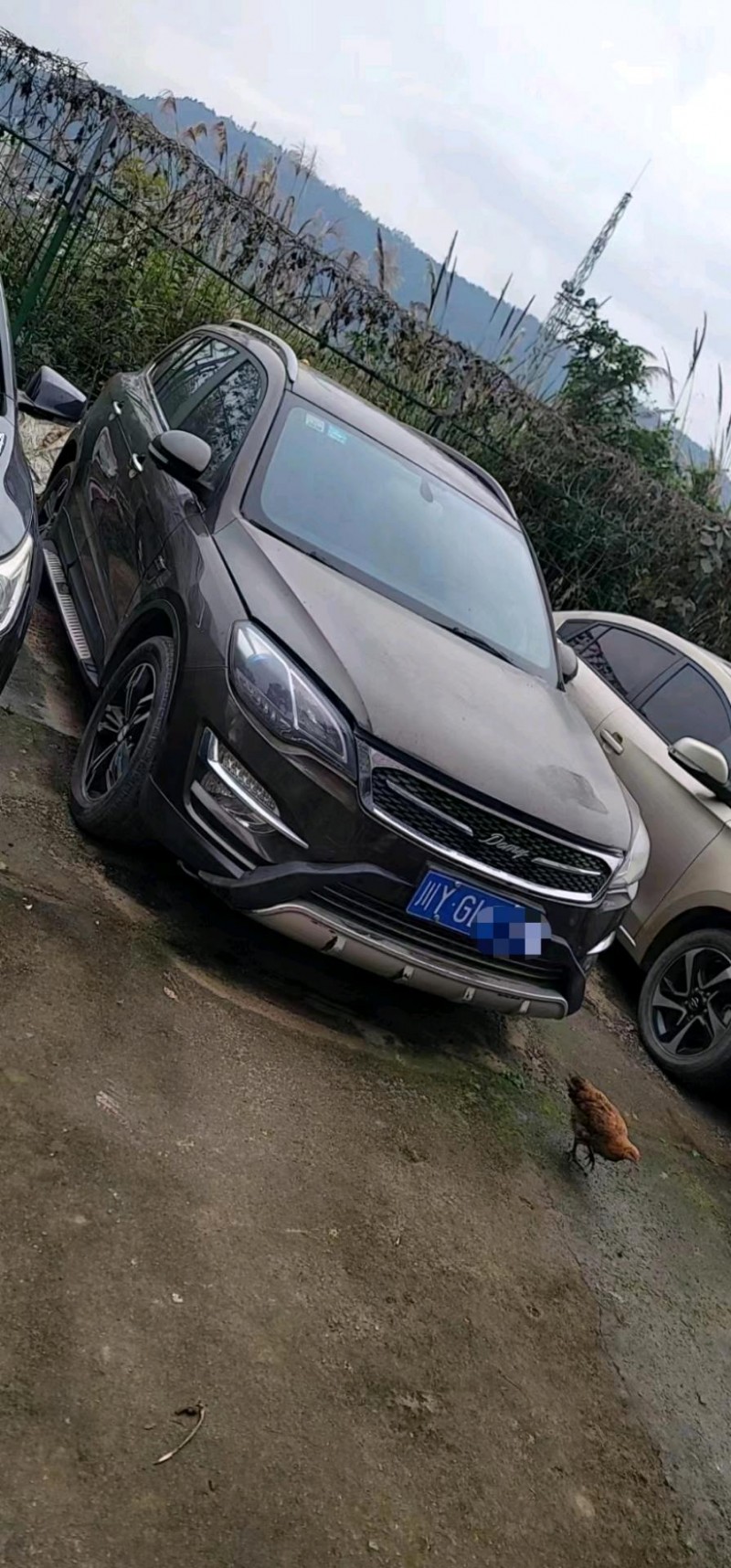 成都16年众泰大迈X52