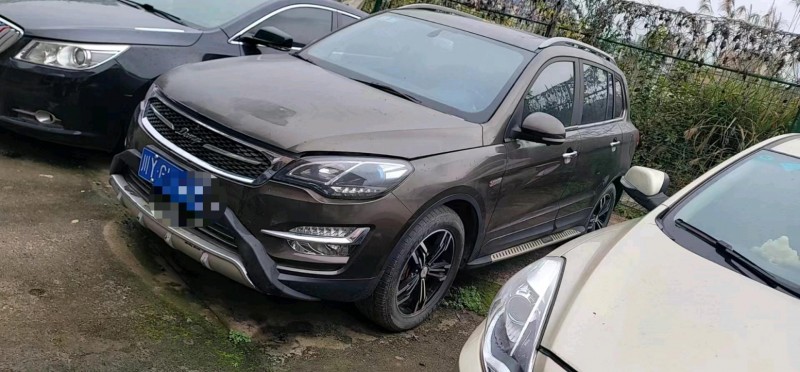 成都16年众泰大迈X51