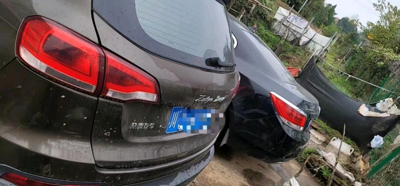 成都16年众泰大迈X55