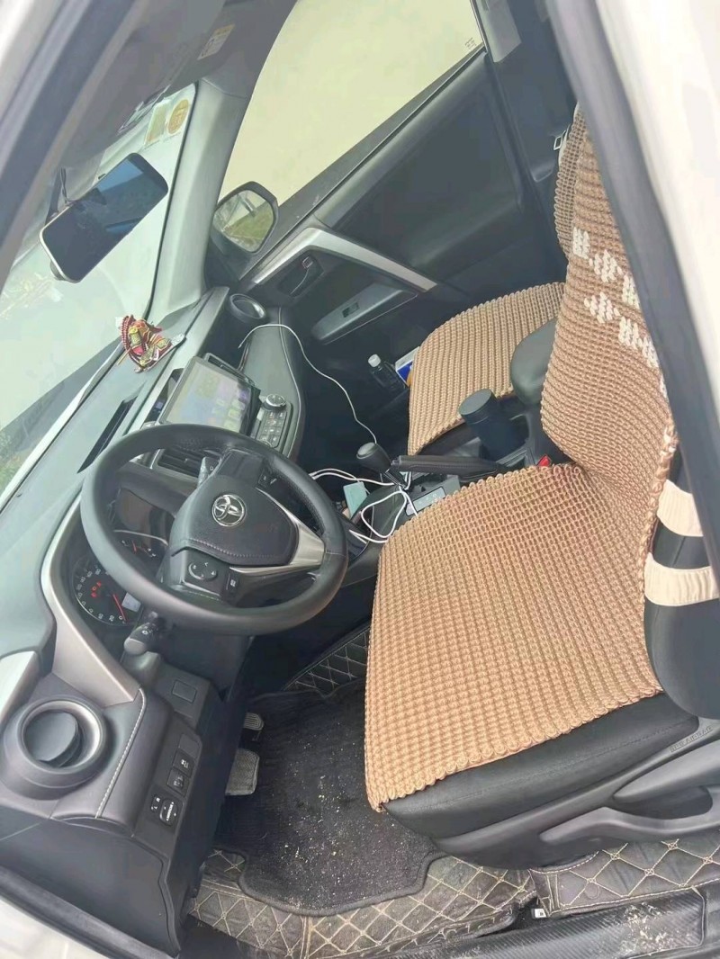 广州19年丰田RAV4荣放3