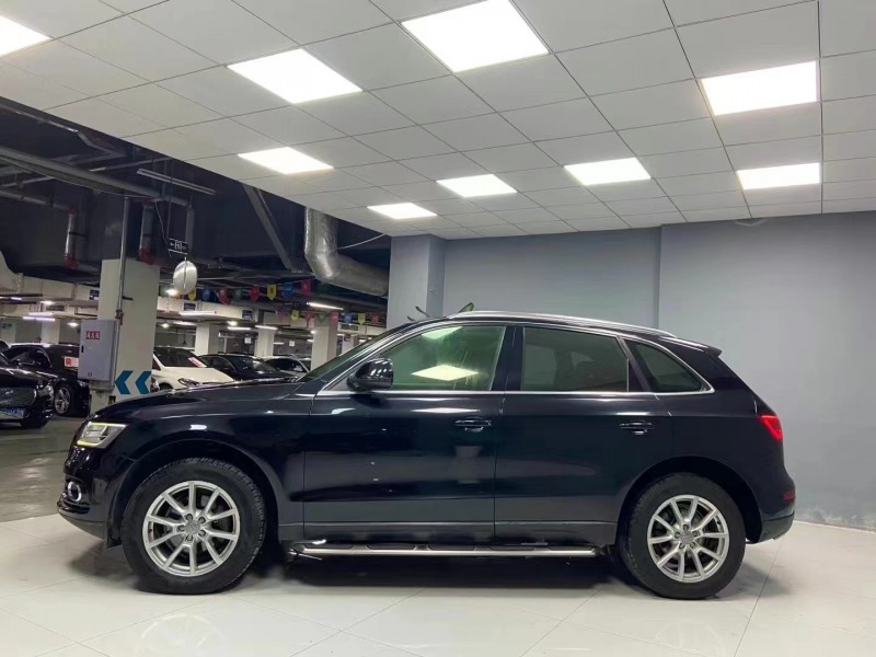 成都14年奥迪Q56