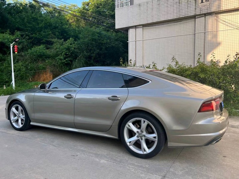 广州16年奥迪A7L5