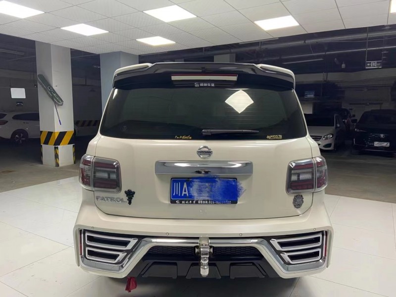 成都20年日产途乐5