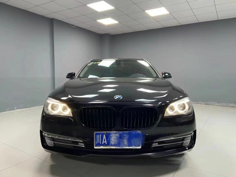 成都15年宝马7系9