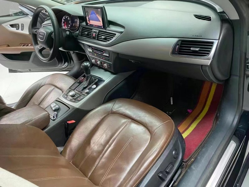 成都13年奥迪A7L1