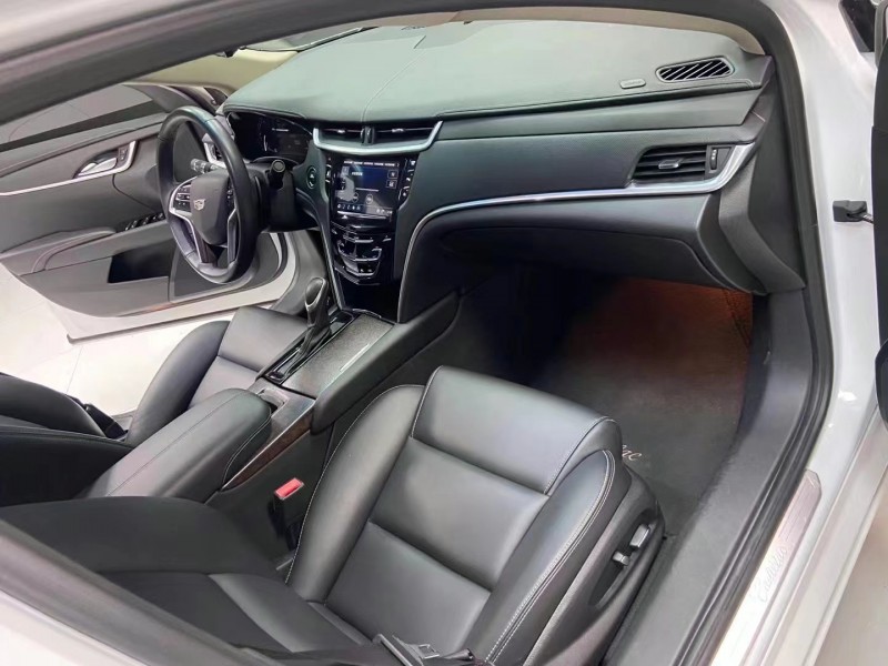 成都19年凯迪拉克XTS2