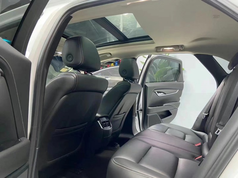 成都19年凯迪拉克XTS1