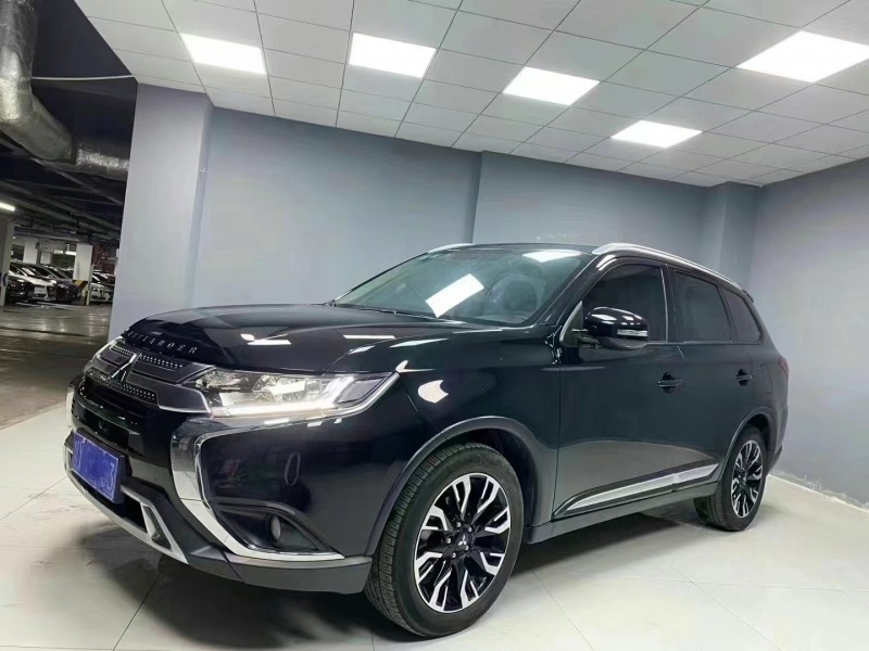 成都20年三菱欧蓝德5