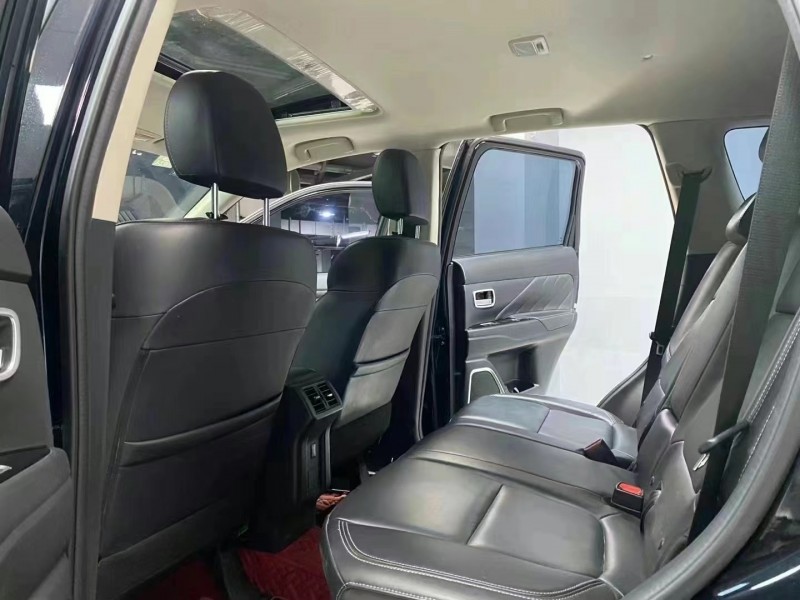 成都20年三菱欧蓝德1