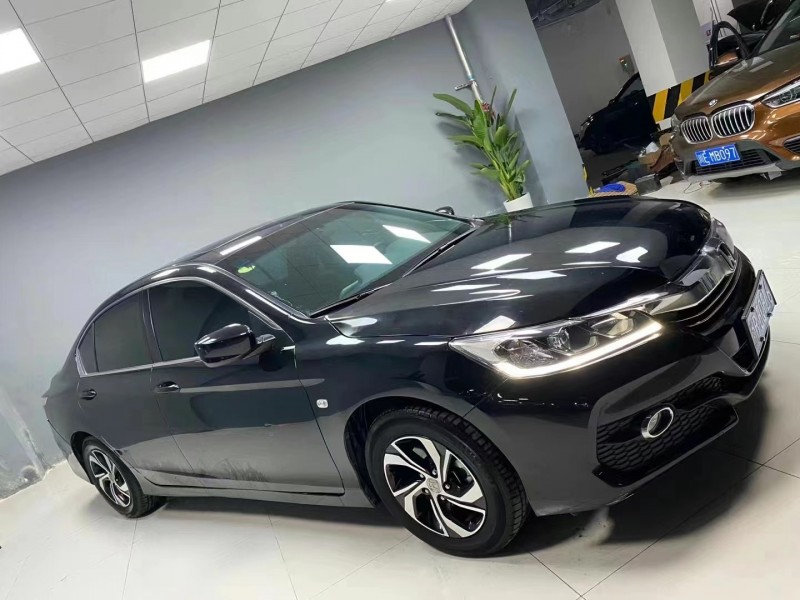 成都18年本田雅阁7