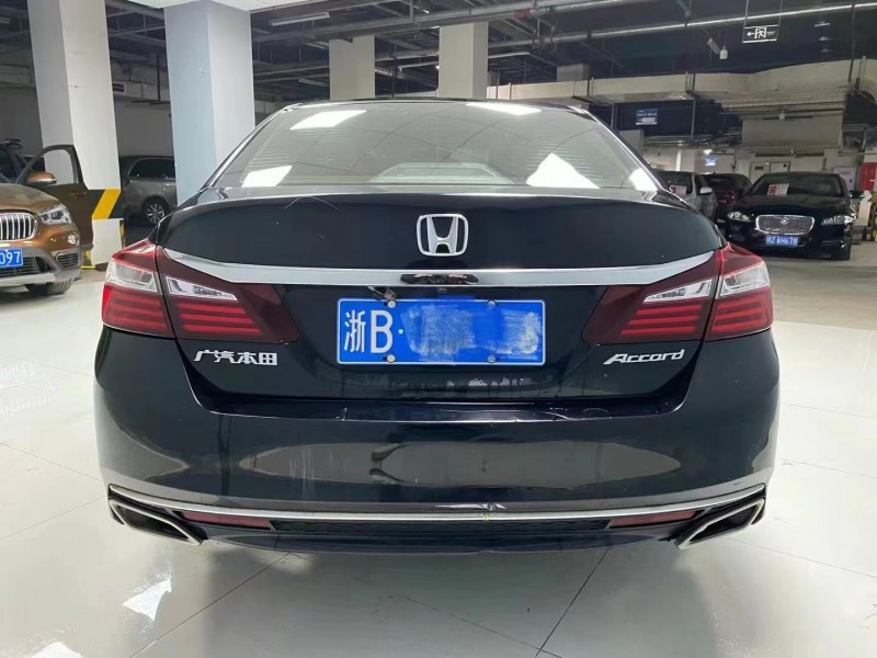 成都18年本田雅阁5