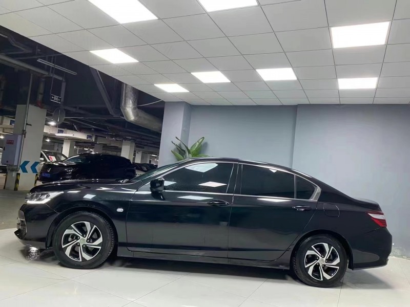 成都18年本田雅阁6