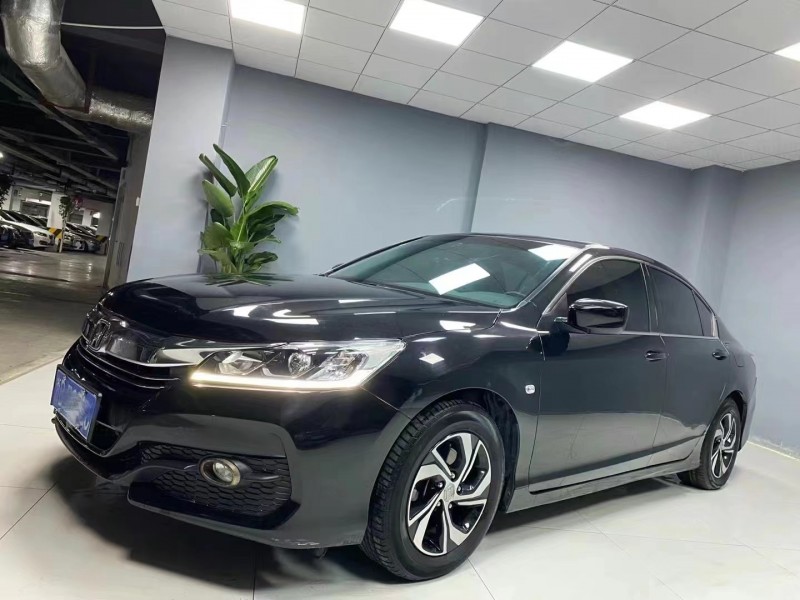 成都18年本田雅阁4