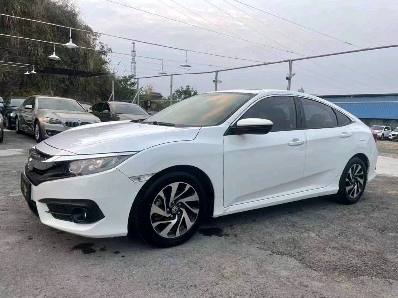 宜昌17年本田思域3