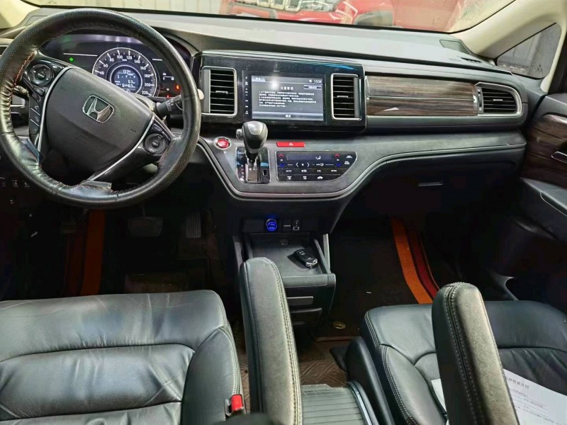 邢台17年本田艾力绅2