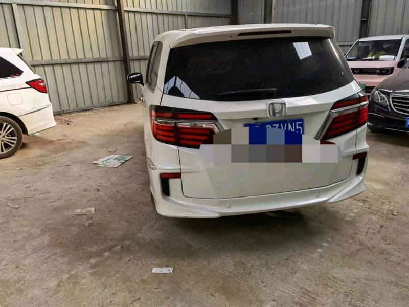 邢台17年本田艾力绅3