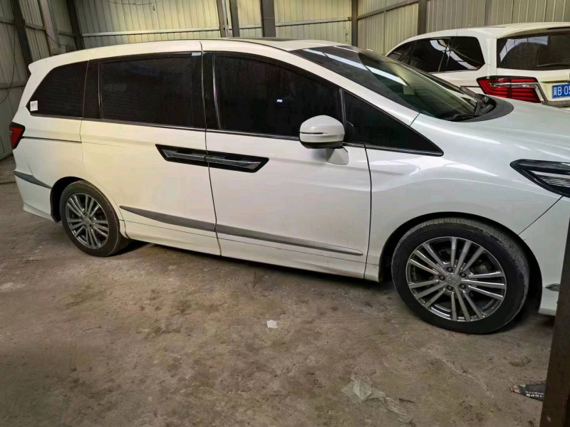 邢台17年本田艾力绅4