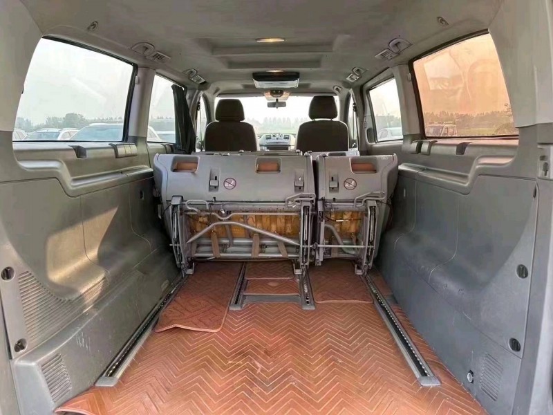 枣庄13年奔驰威霆4