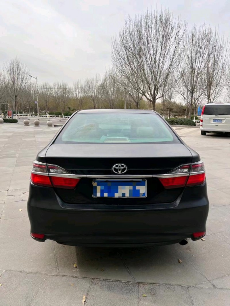 北京15年丰田凯美瑞8