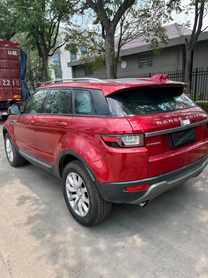 常州18年路虎极光6