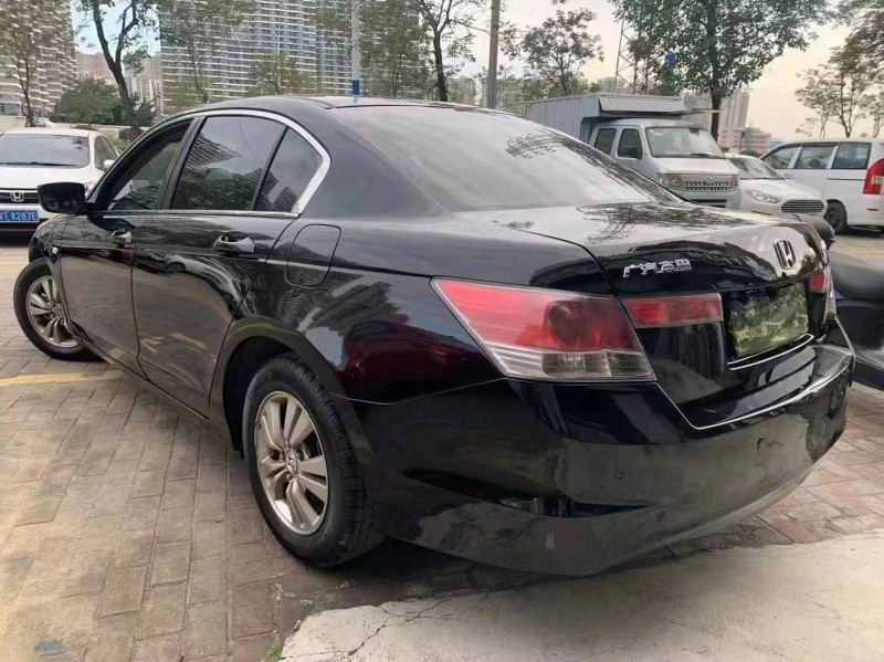 珠海10年本田雅阁5