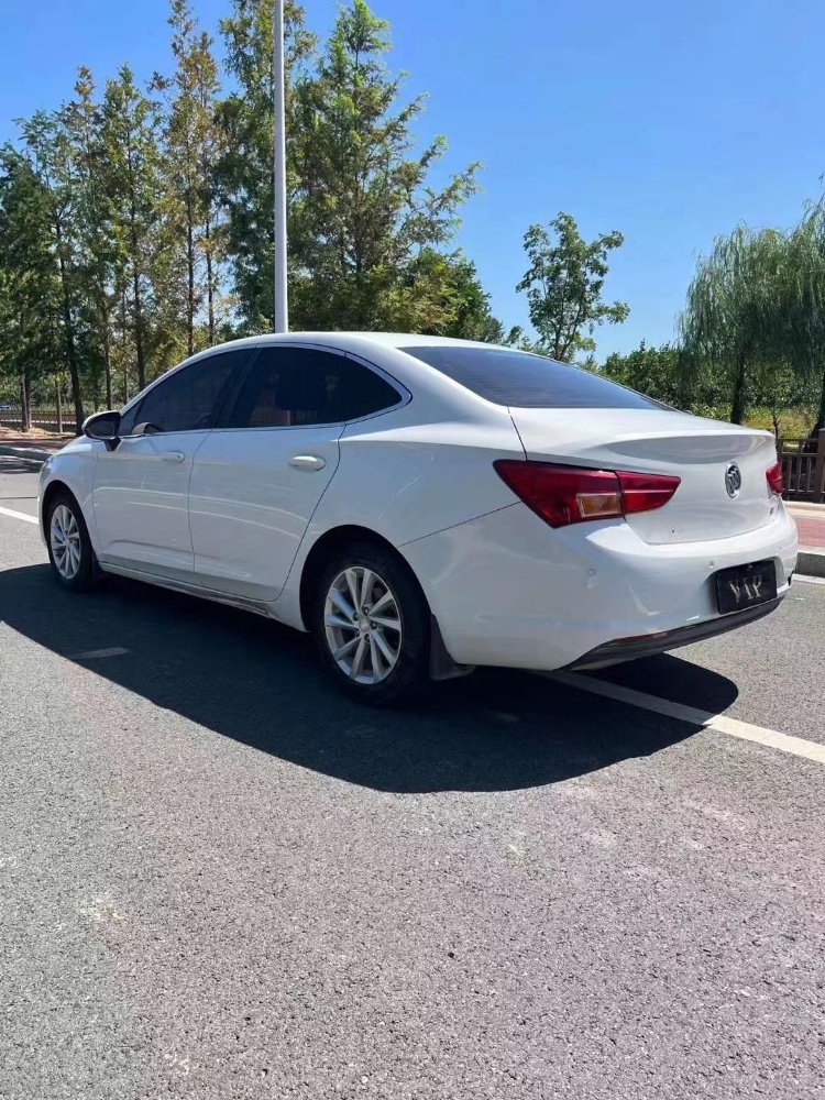 徐州17年别克威朗2