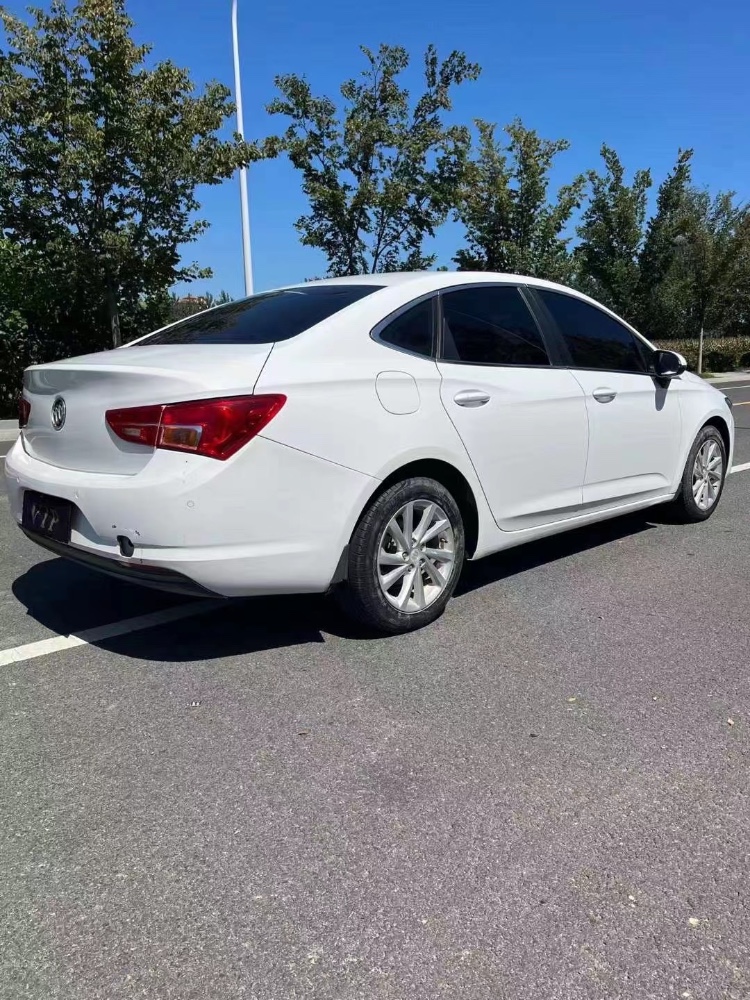 徐州17年别克威朗8