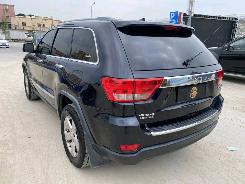 广州12年Jeep大切诺基2