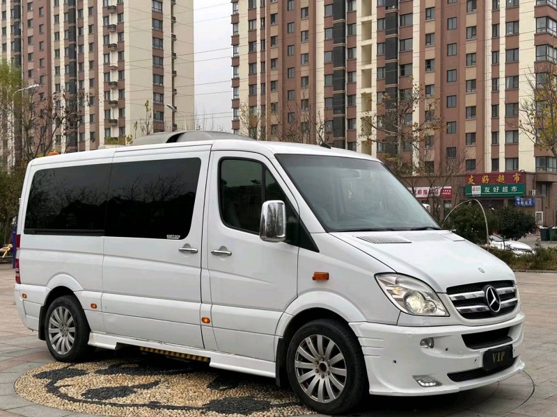 青岛14年奔驰斯宾特7