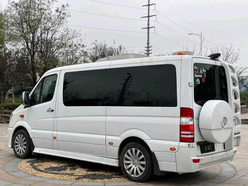 青岛14年奔驰斯宾特3