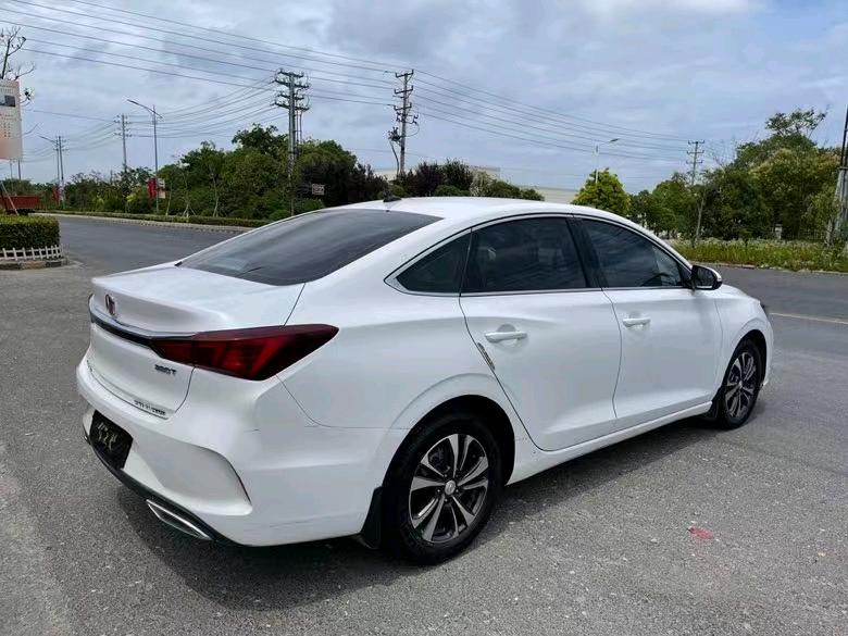 盐城20年长安汽车逸动4