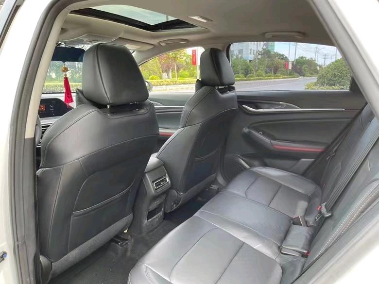 盐城20年长安汽车逸动5