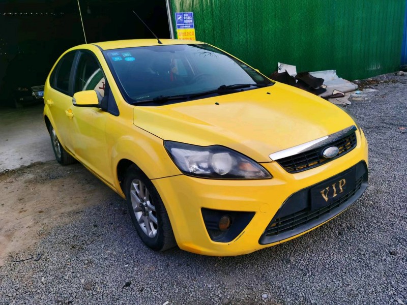 邢台13年福特福克斯2