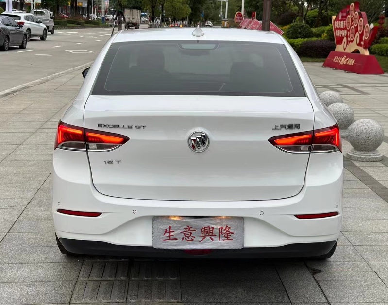 北京19年别克英朗5