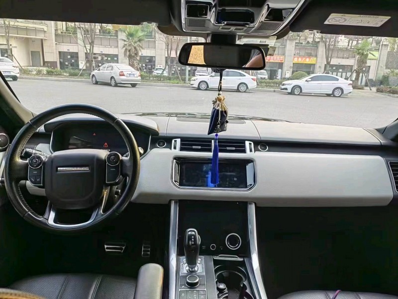 重庆13年路虎揽胜运动8