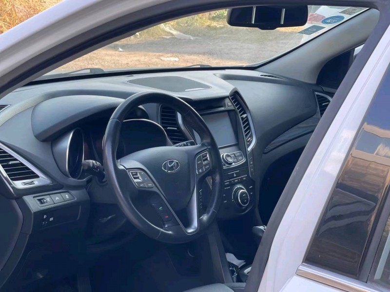 北京16年现代新胜达5