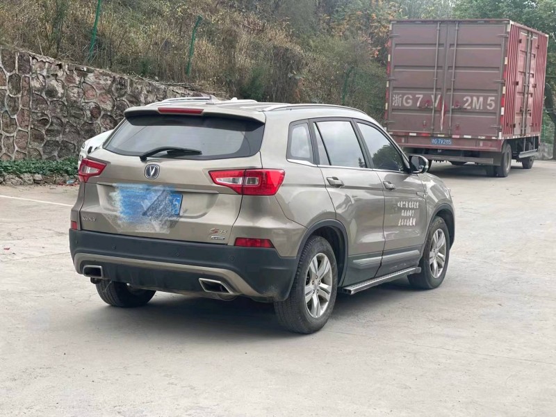 北京16年长安汽车CS8