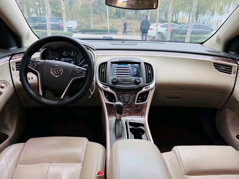 聊城15年别克君越5