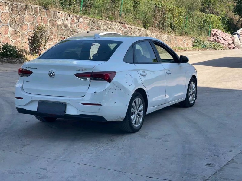 北京18年别克英朗4