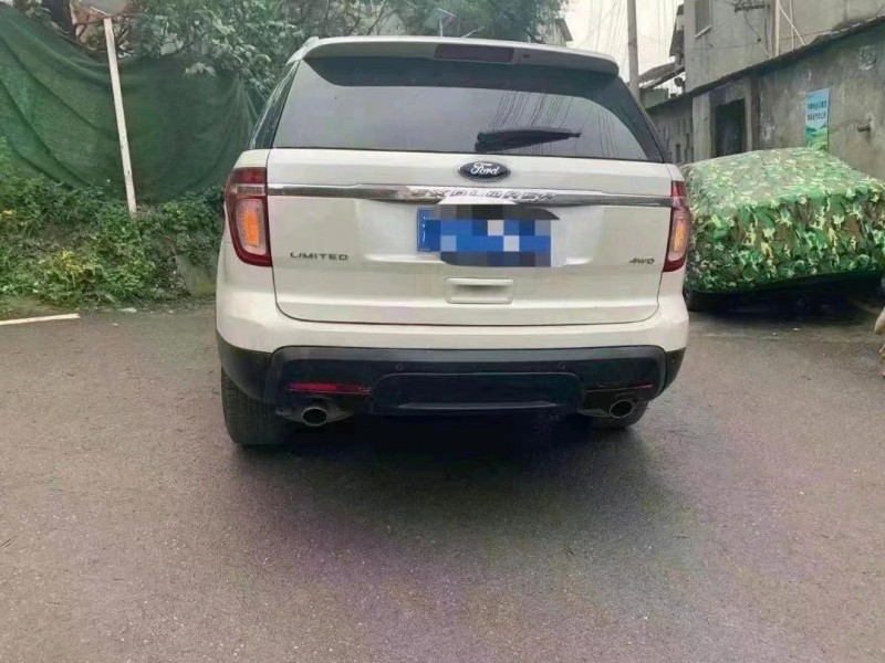 重庆15年福特探险者2