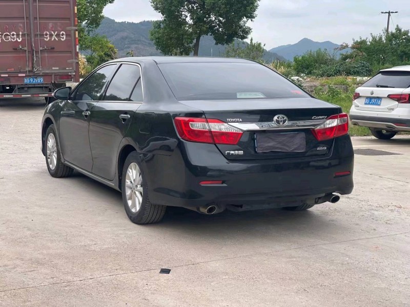 北京13年丰田凯美瑞4