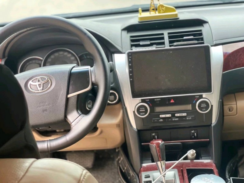 北京13年丰田凯美瑞6